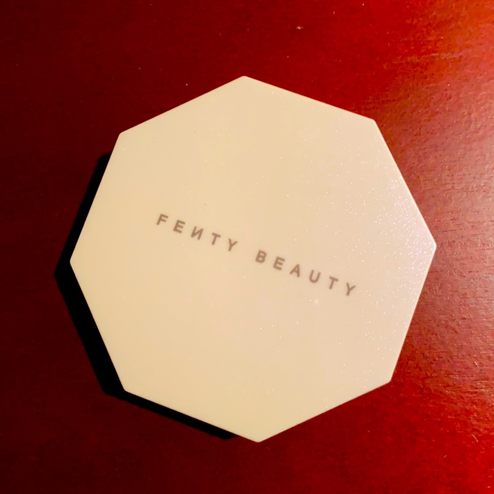 Fenty beauty highlighter - chillz